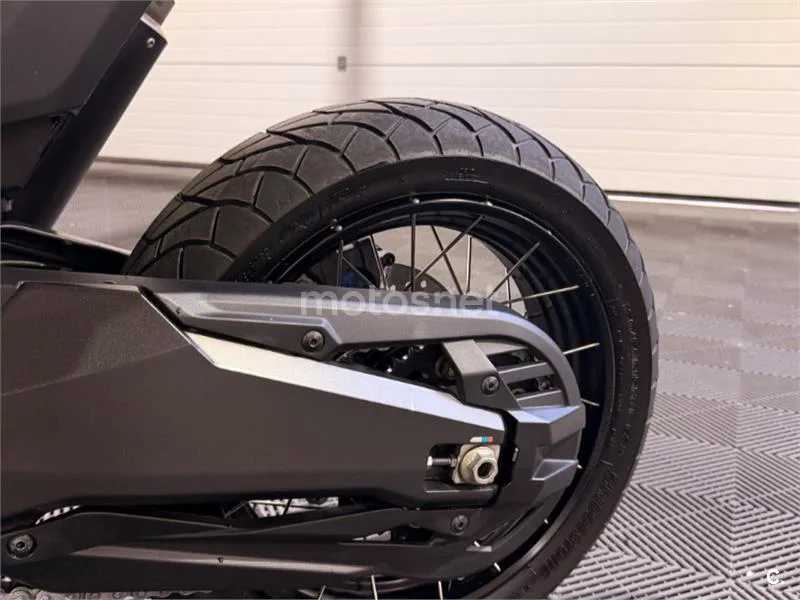 Honda X-ADV - Vista 5