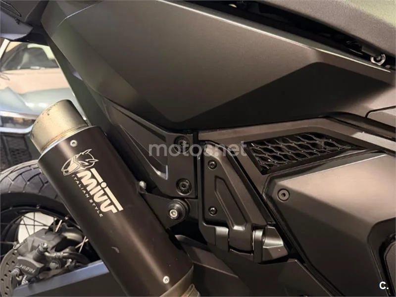 Honda X-ADV - Vista 7