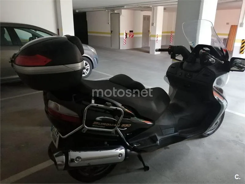 Suzuki Burgman 650 Executive - Vista 4