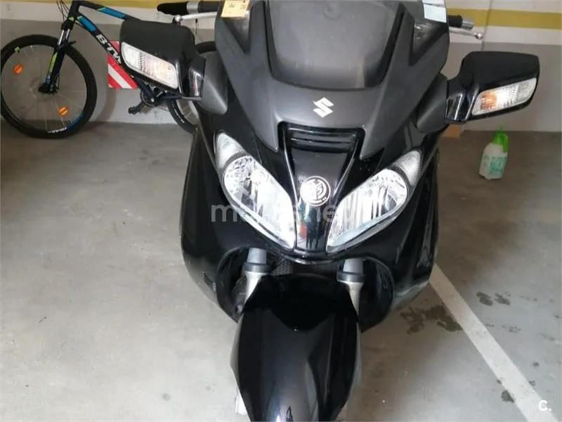 Suzuki Burgman 650 Executive - Vista 5