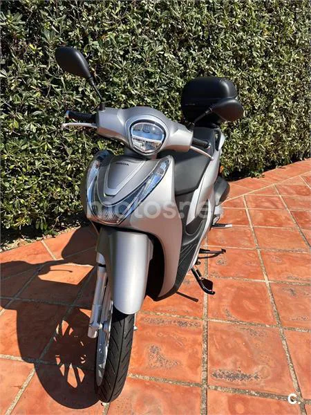 Honda SH125i - Vista 6
