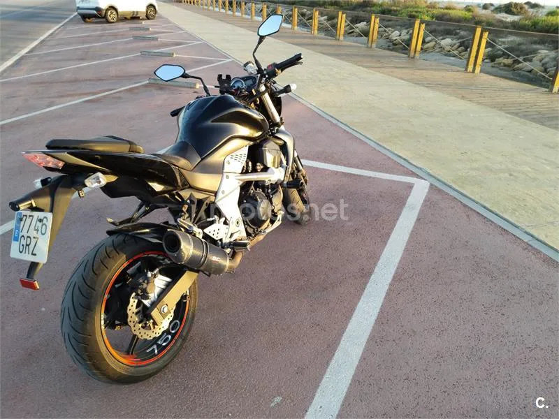 Kawasaki Z750 - Vista 3