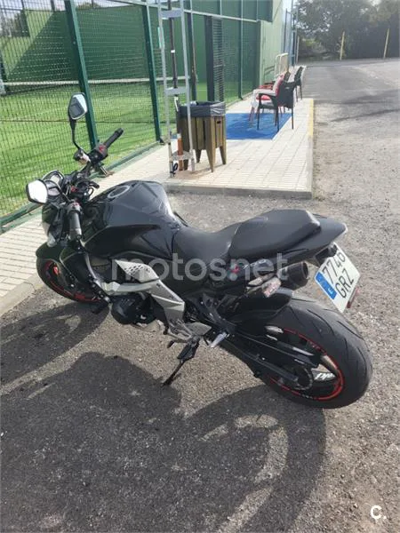 Kawasaki Z750 - Vista 10