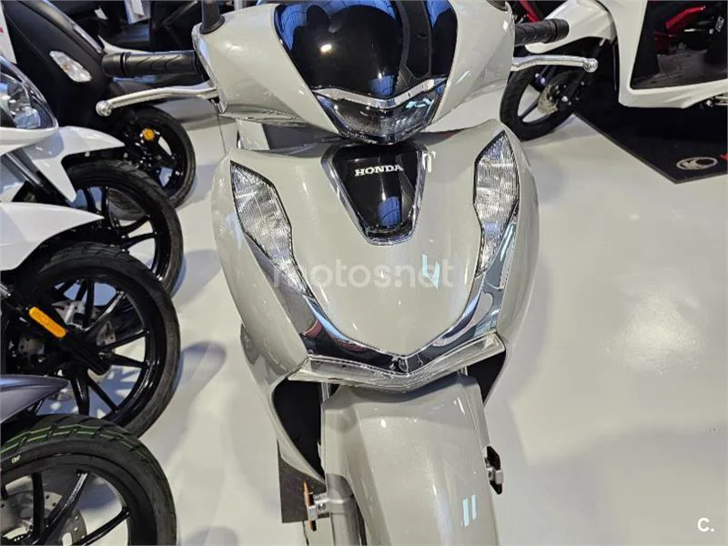 Honda SH125i - Vista 3
