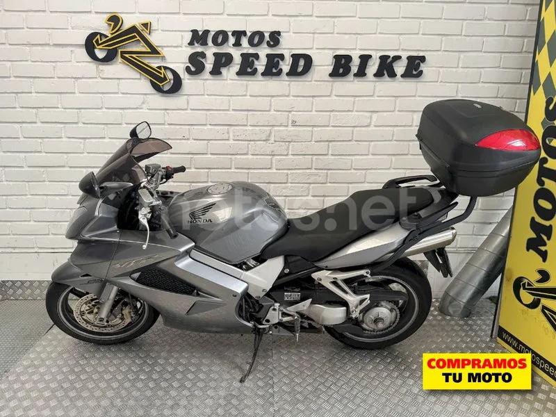 Honda VFR800F - Vista 12
