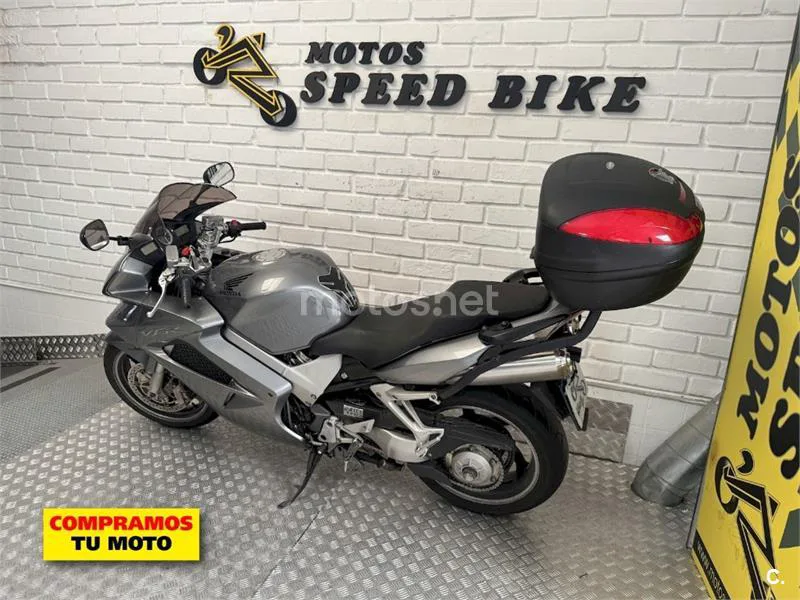 Honda VFR800F - Vista 13