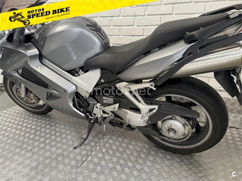 Honda VFR800F - Vista 14