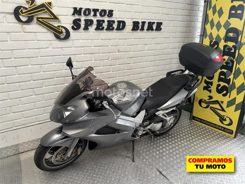 Honda VFR800F - Vista 15