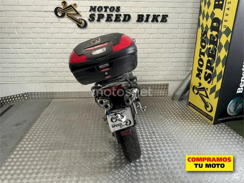 Honda VFR800F - Vista 17