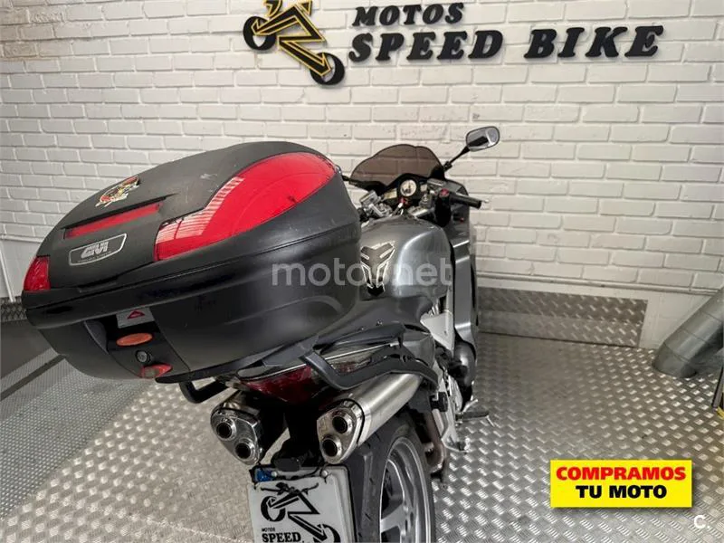 Honda VFR800F - Vista 18