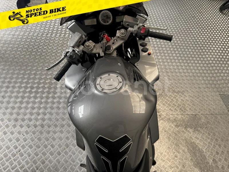 Honda VFR800F - Vista 8