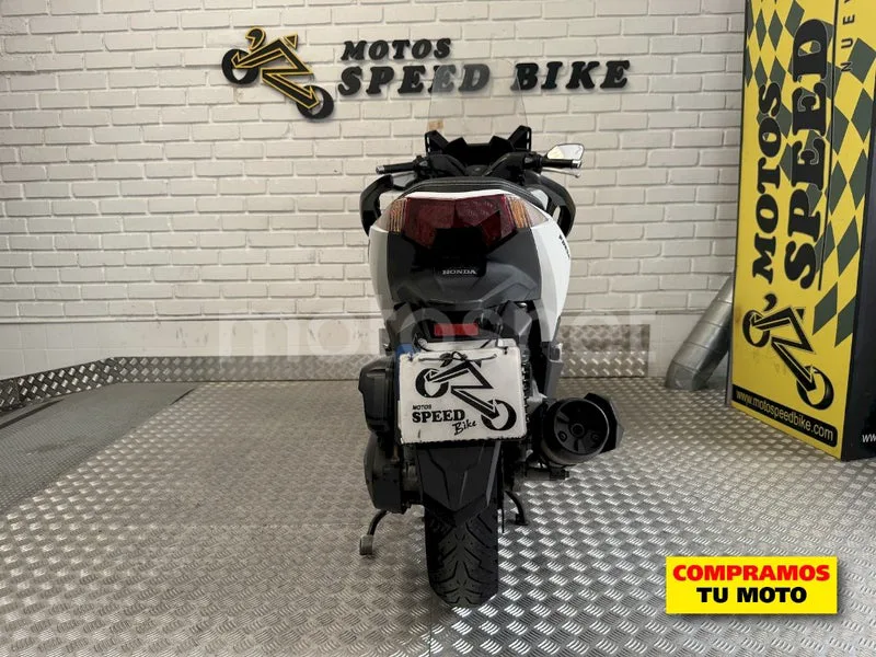 Honda Forza 125 - Vista 18