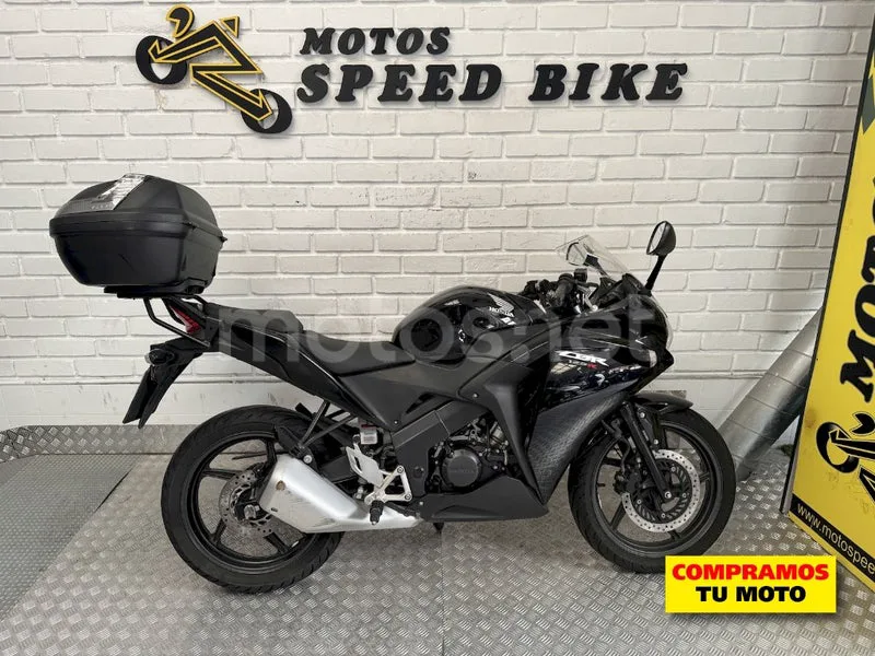 Honda CBR125R 2200 € 2011 Madrid - 1
