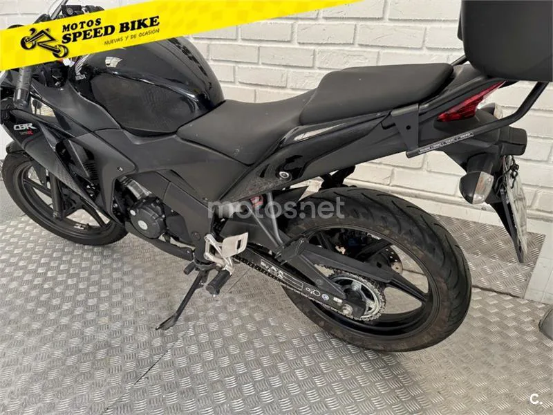 Honda CBR125R - Vista 14