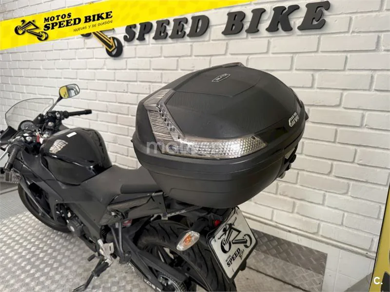 Honda CBR125R - Vista 15