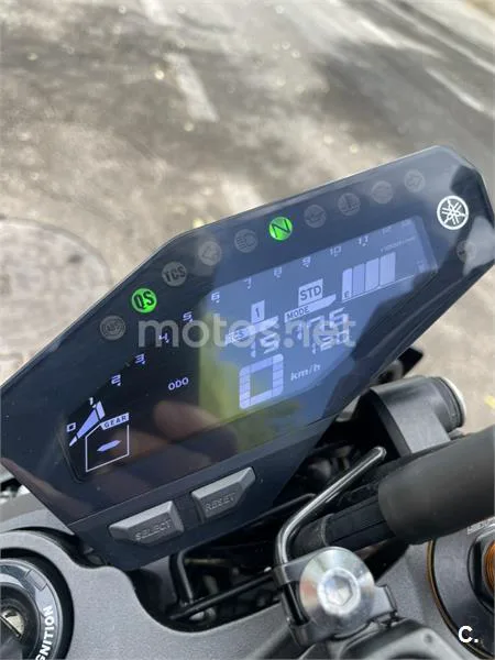 Yamaha MT-09 - Vista 7