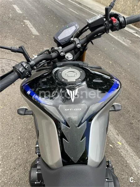 Yamaha MT-09 - Vista 8