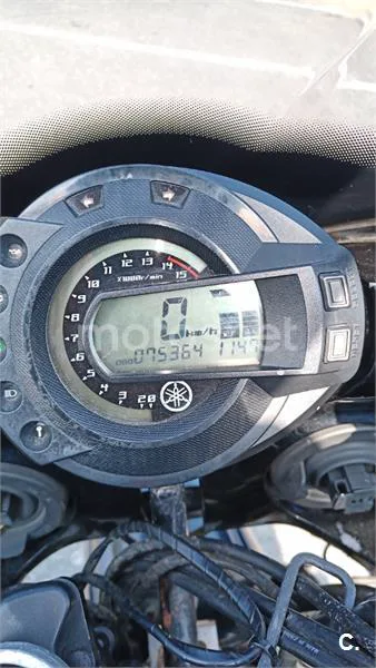 Yamaha FZ1 Fazer - Vista 3