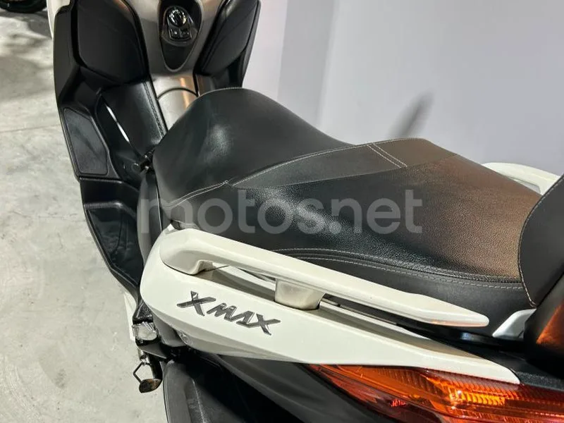 Yamaha XMAX 300 - Vista 12