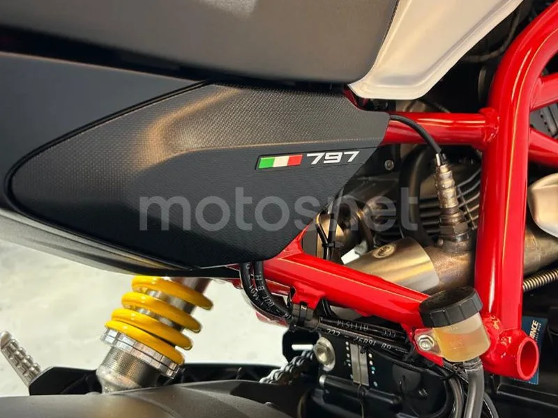Ducati Monster 797 - Vista 14