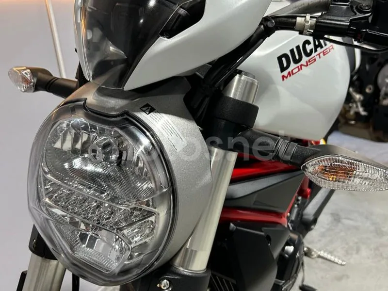 Ducati Monster 797 - Vista 15