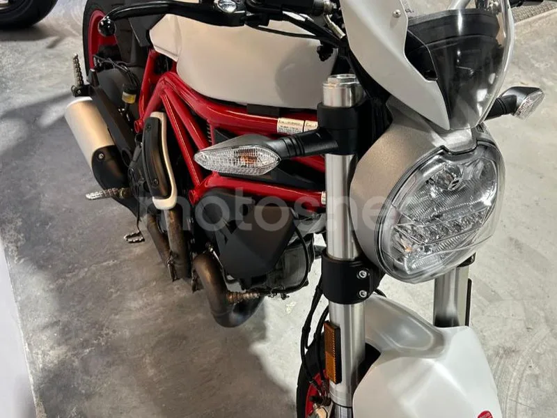 Ducati Monster 797 - Vista 16