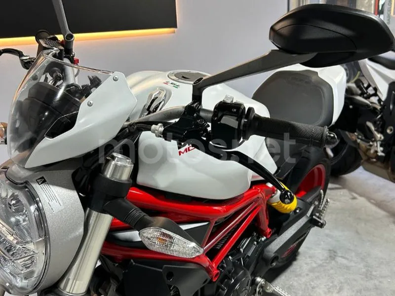 Ducati Monster 797 - Vista 3