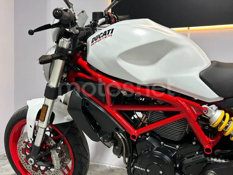 Ducati Monster 797 - Vista 21