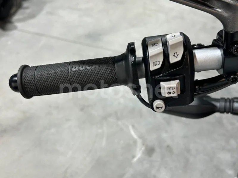 Ducati Monster 797 - Vista 23