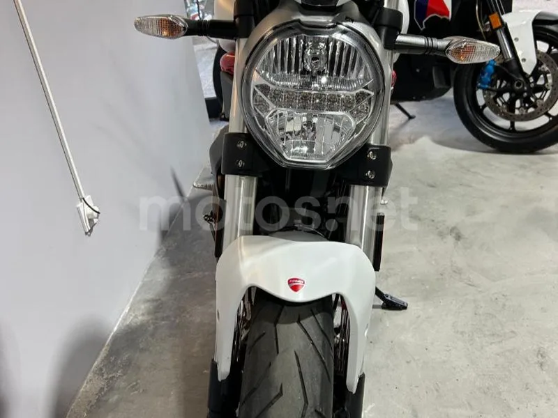 Ducati Monster 797 - Vista 10