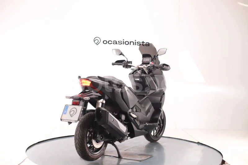 Honda ADV350 - Vista 3