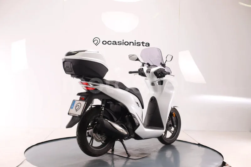 Honda SH125i - Vista 3