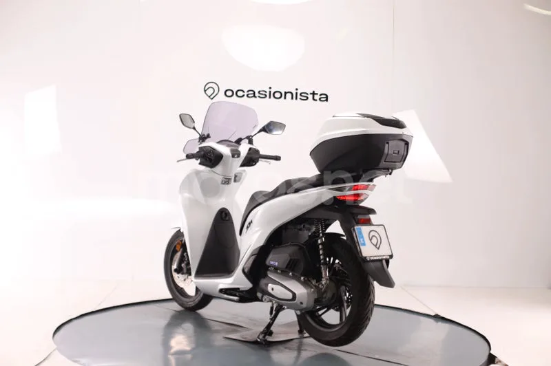 Honda SH125i - Vista 4