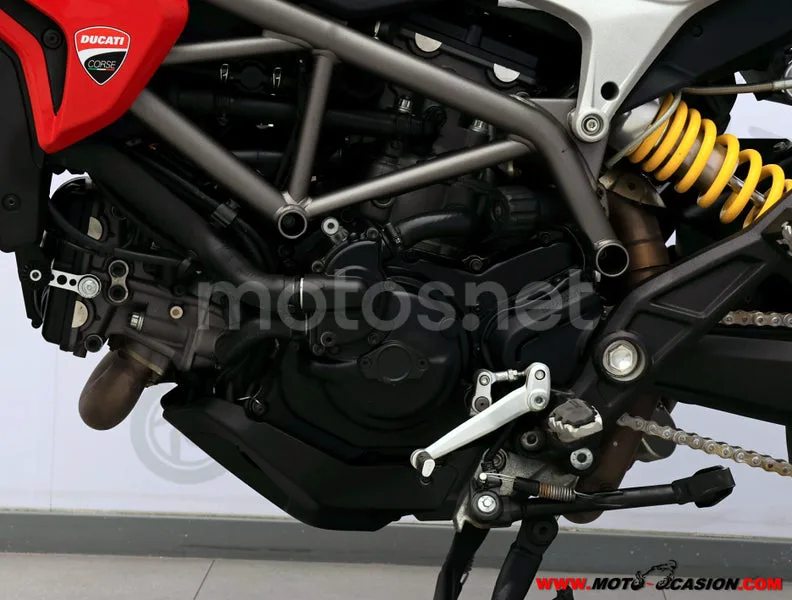 Ducati Hyperstrada - Vista 10