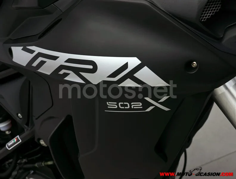 Benelli TRK 502 - Vista 8