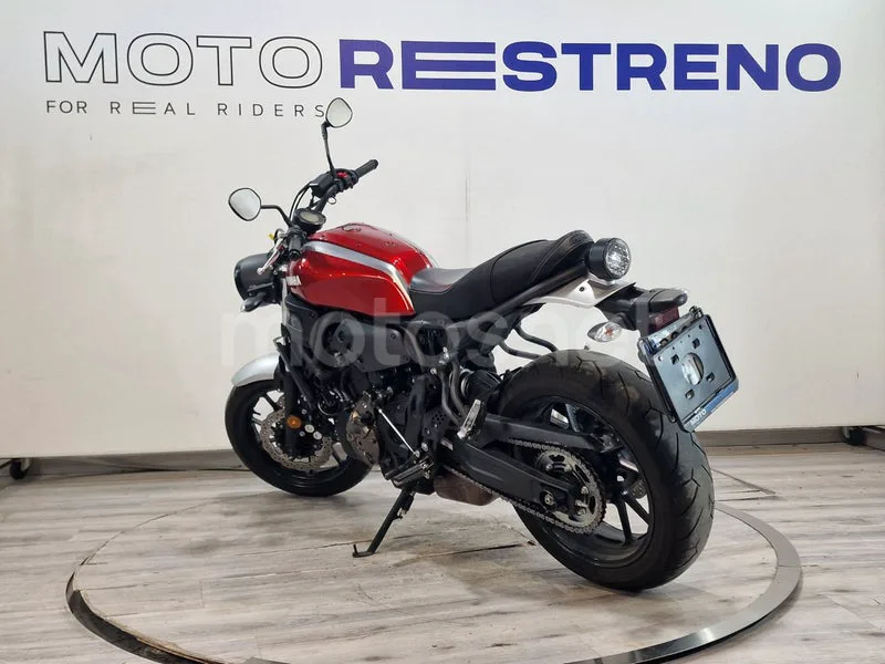 Yamaha XSR700 - Vista 3