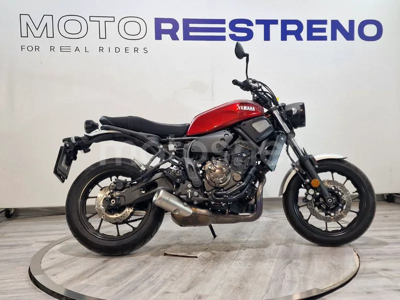 Yamaha XSR700 - Vista 6