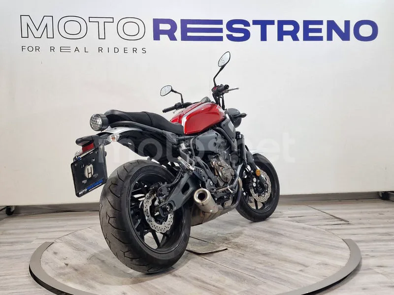 Yamaha XSR700 - Vista 7