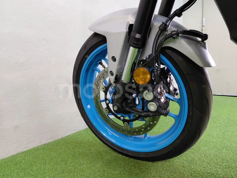Yamaha MT-07 - Vista 12