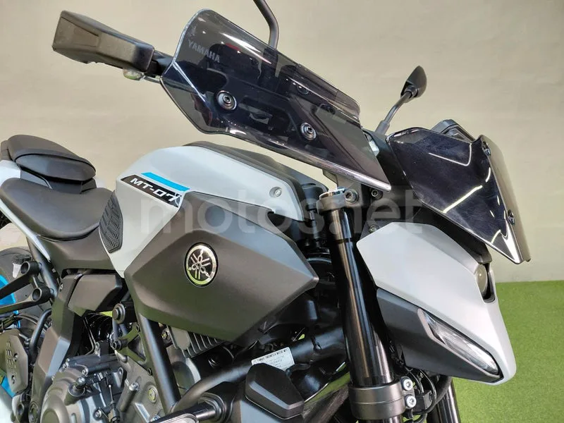 Yamaha MT-07 - Vista 8