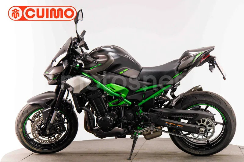 Kawasaki Z900 - Vista 8