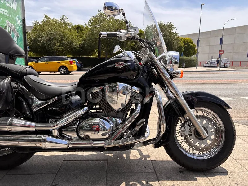 Suzuki Intruder C800 - Vista 7