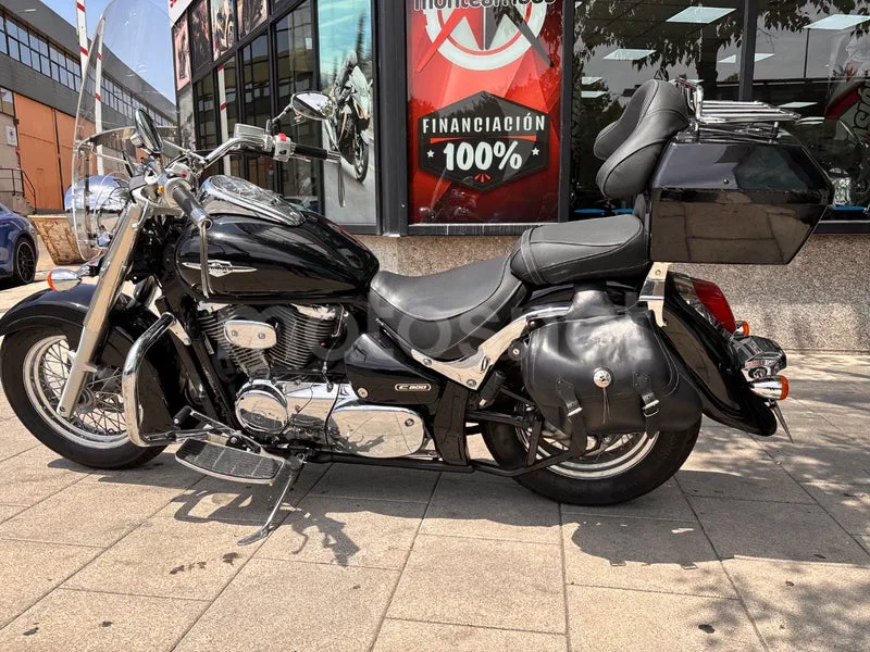 Suzuki Intruder C800 - Vista 10