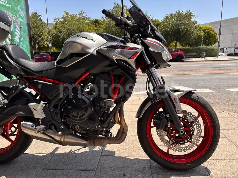 Kawasaki Z650 - Vista 7