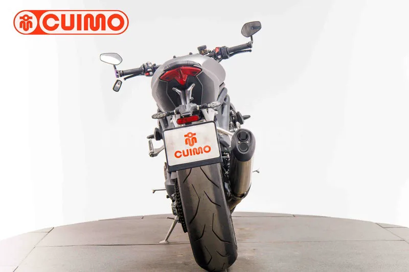Triumph Speed Triple - Vista 8