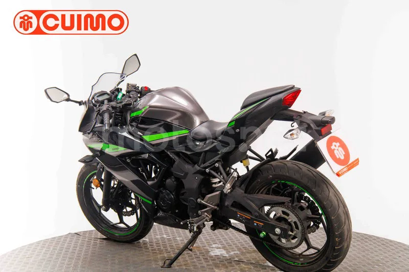 Kawasaki Ninja 125 - Vista 6