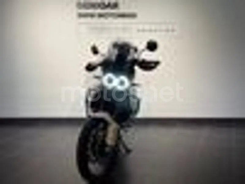 Ducati DesertX - Vista 3
