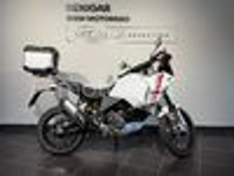 Ducati DesertX - Vista 5