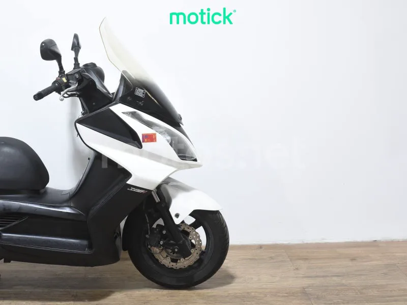 Kymco Super Dink 300 - Vista 4