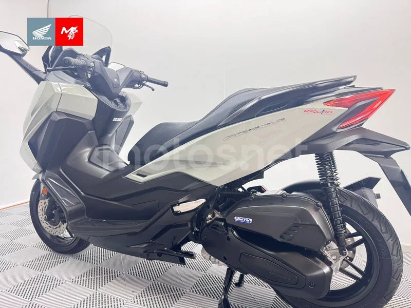 Honda Forza 125 - Vista 8